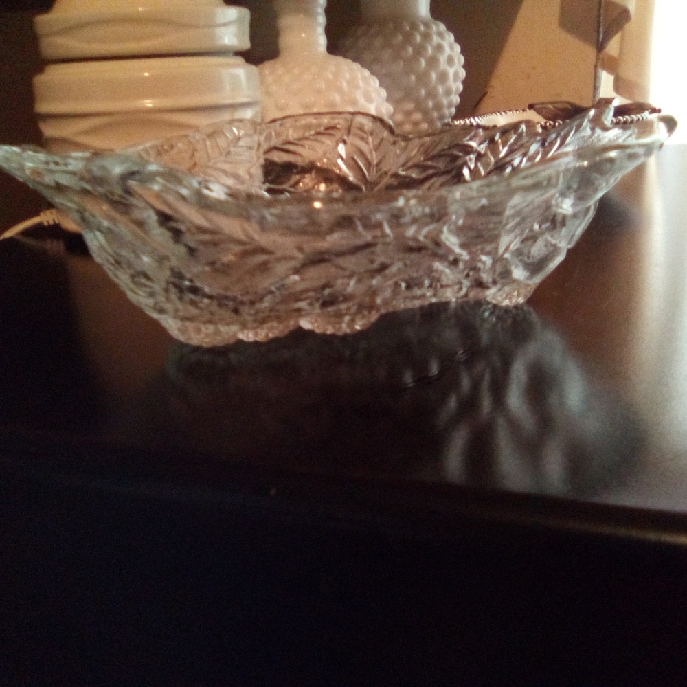 Glass grapes bowl dish